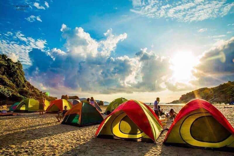 Cắm trại ven biển trên hành trình Trekking