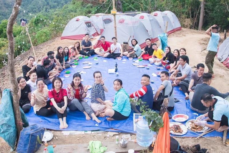 Những người bạn từ lạ thành quen và đồng hành cùng nhau trên suốt hành trình
