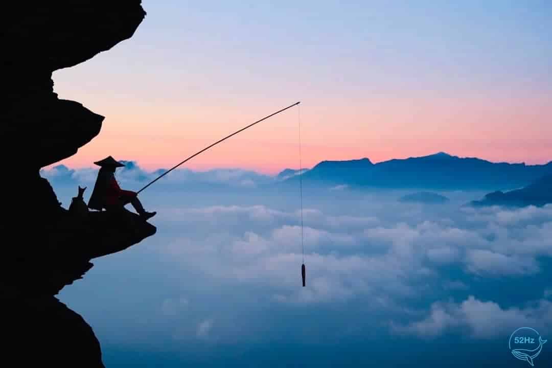 Mỏm đá câu cá được xem là địa điểm checkin được các tín đồ xê dịch rất yêu thích.