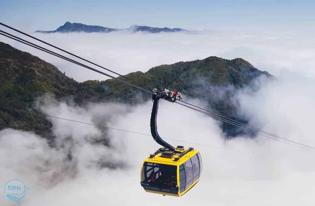 Chinh phục đỉnh Fansipan bằng cáp treo