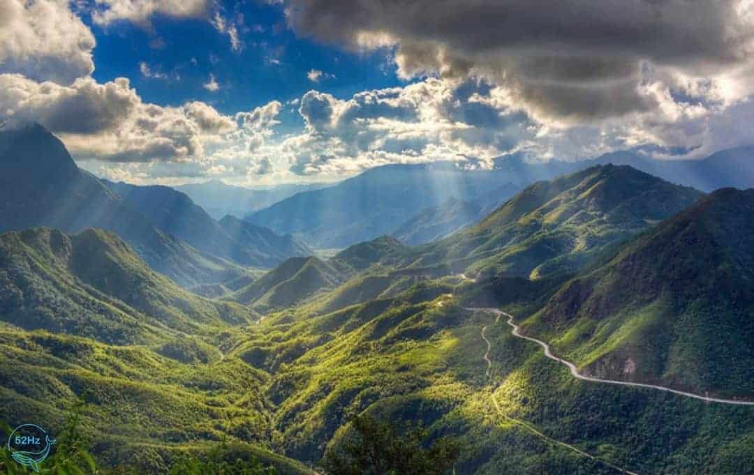 Ngắm nhìn biên cương Tổ Quốc trùng trùng điệp điệp