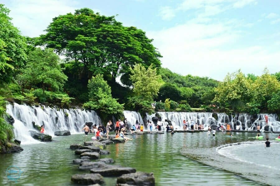 Suối Mơ Đà Nẵng thu hút du khách thập phương ghé đến vui chơi, nghỉ dưỡng bởi vẻ đẹp rất riêng.