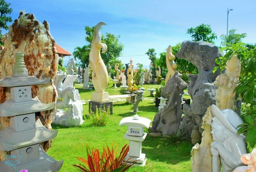 Làng mỹ nghệ Non Nước chắc chắn sẽ khiến bạn không thể rời đi