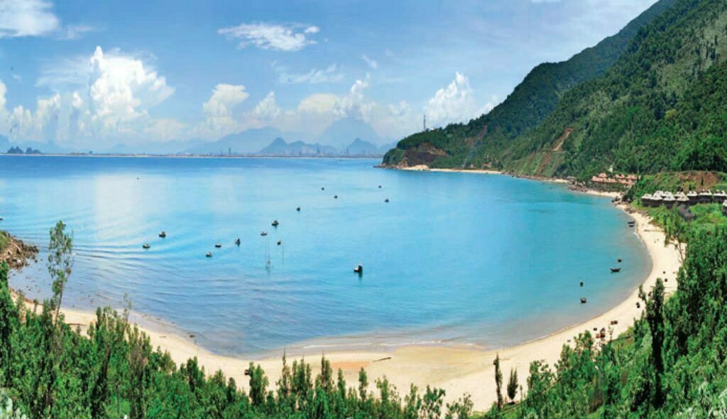 Bãi biển non nước ở đâu?