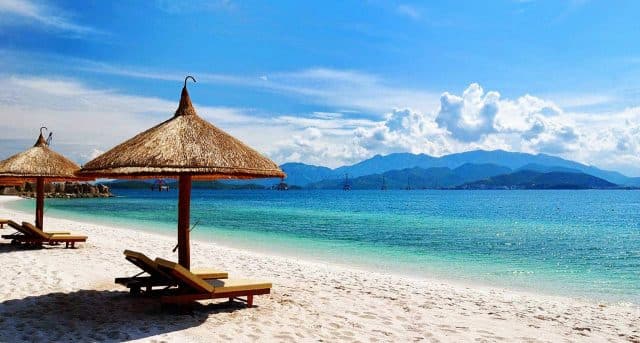 Bãi Biển Xuân Thiều ở đâu? Hướng di chuyển đến bãi biển