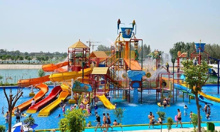Công viên suối khoáng nóng núi thần tài giá vé
