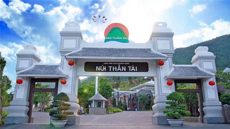Công viên suối khoáng nóng núi Thần Tài ở đâu?