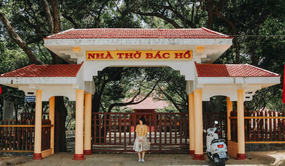 Sống lại một thời lịch sử khi tham quan Nhà thờ Bác Hồ