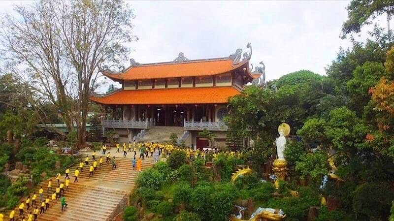 Chùa Pháp Hoa là điểm đến sinh hoạt tôn giáo quen thuộc của người dân nơi đây