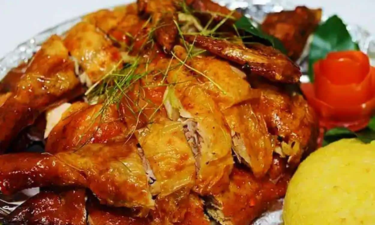 Đặc sản gà núi Hòn Sơn là món ăn bạn không nên bỏ lỡ