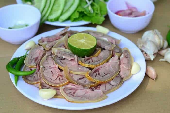 Món bê thui Cầu Mống