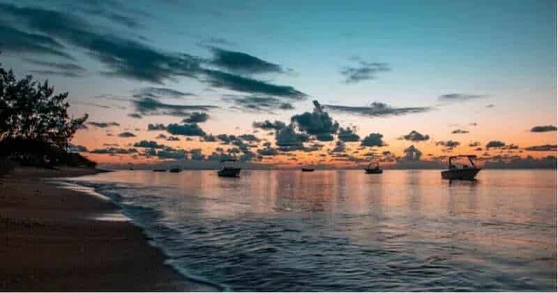 Vé tàu đi đảo Nam Du luôn cung cấp đầy đủ cho du khách để mọi người có cơ hội tham quan
