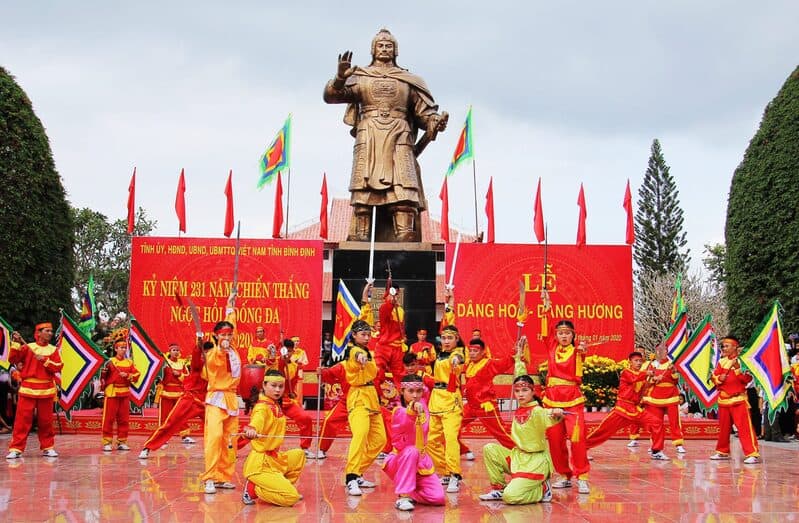 Bảo tàng Quang Trung vô cùng đẹp và hoành tráng khi nhìn vào từ cổng