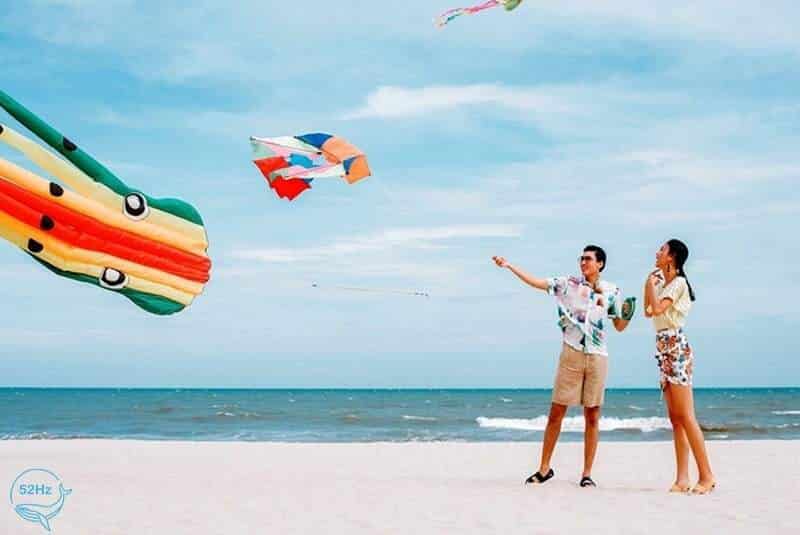 Hình ảnh vui chơi tại bãi biển gần Sài Gòn