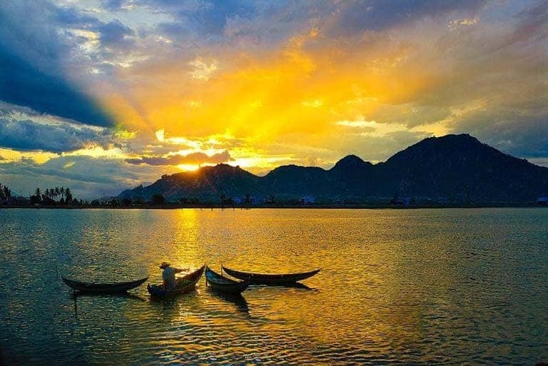 Nên đi vào thời gian nào?