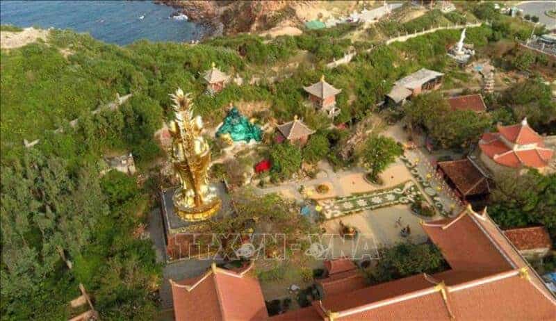 Nơi đây sở hữu khuôn viên rộng rãi, thoáng đãng với rất nhiều cây xanh