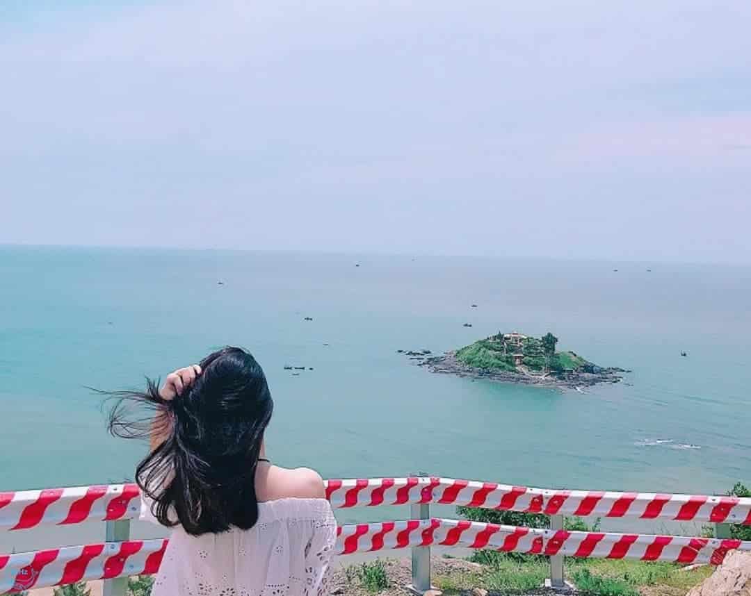 Du khách check in tại Đồi Con Heo