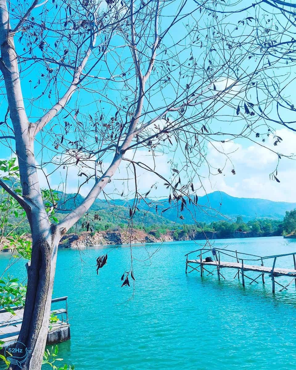Đường đến hồ Đá Xanh