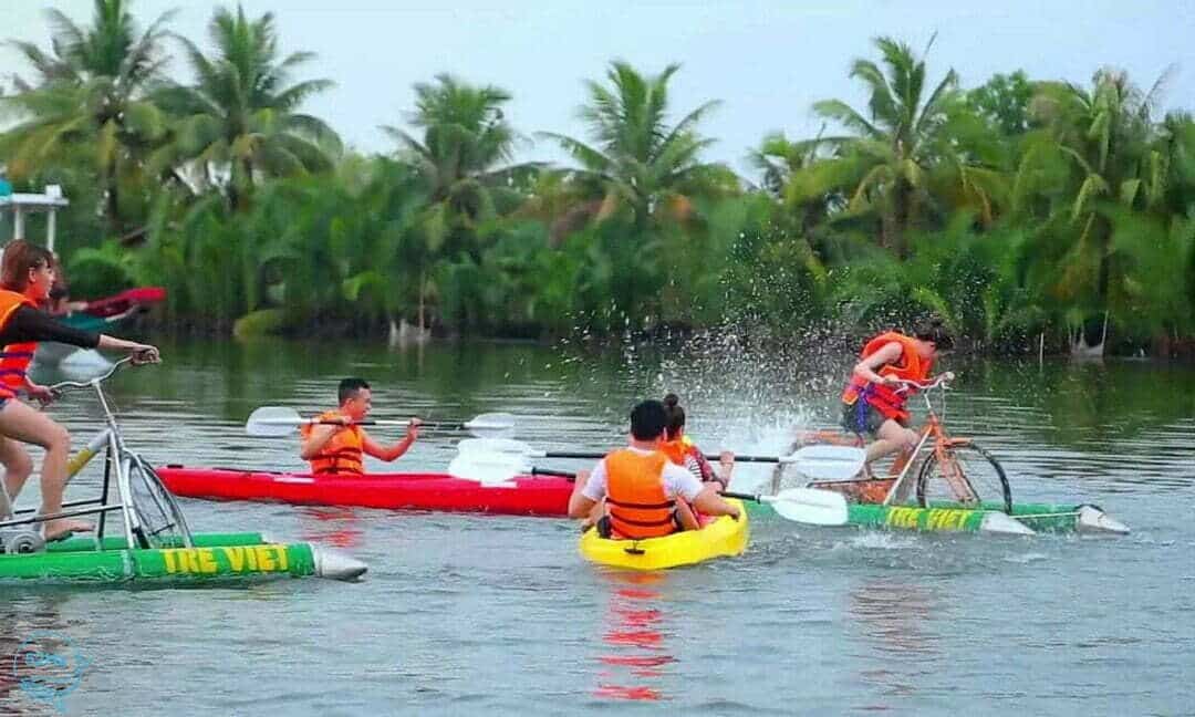Hoạt động của du khách tại khu du lịch Tre Việt