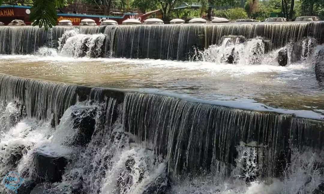 Khung cảnh tuyệt vời của khu du lịch thác Đá Hàn