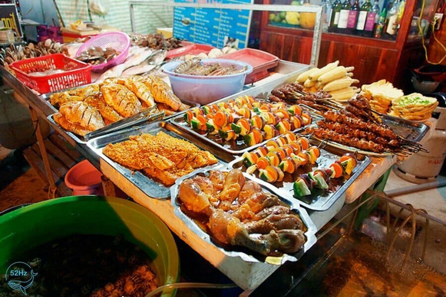 Ẩm thực phong phú tại chợ đêm Nha Trang 