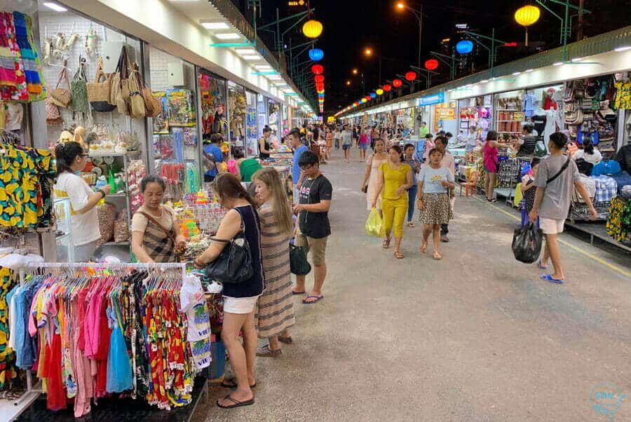 Mua quà tặng mang về
