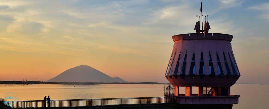 Hồ dầu tiếng ở tây ninh có lô cốt và núi non biển hồ 