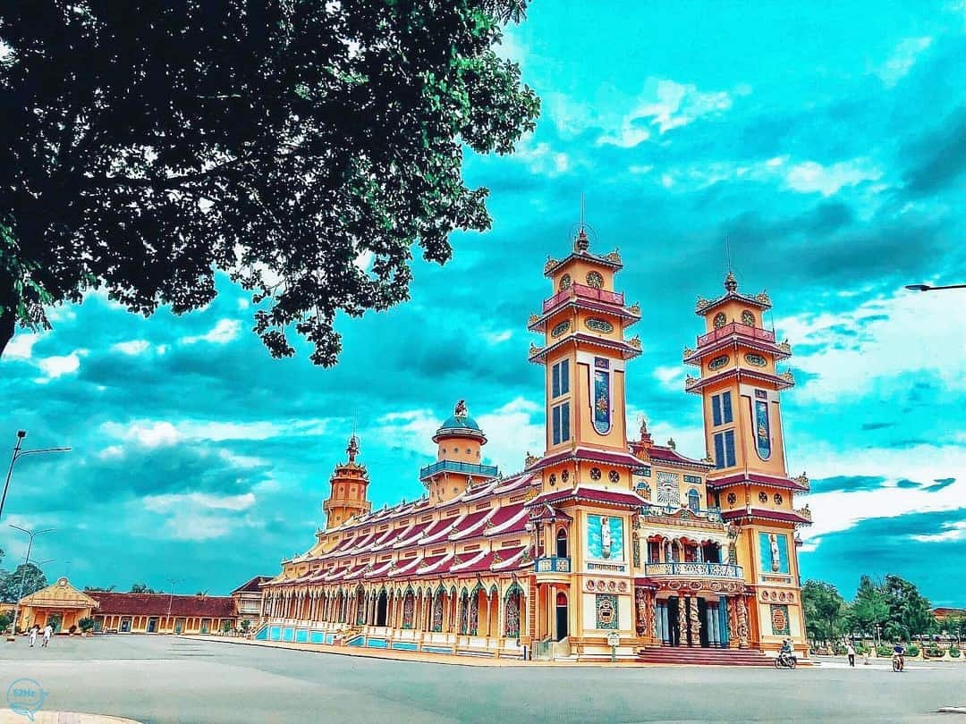 Nên đến tham quan chùa Tòa Thánh Tây Ninh vào thời gian nào?
