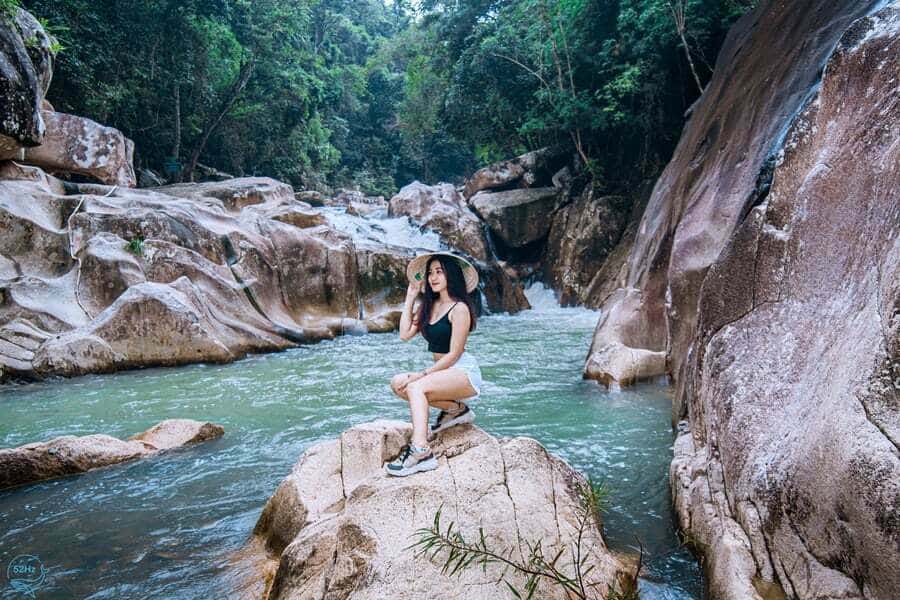Khung cảnh thiên nhiên hùng vĩ tại Ba Hồ Nha Trang