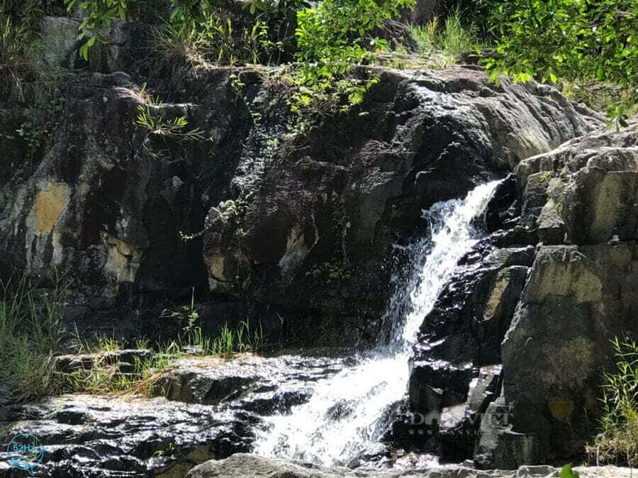 Khung cảnh thơ mộng tại chùa Suối Đổ