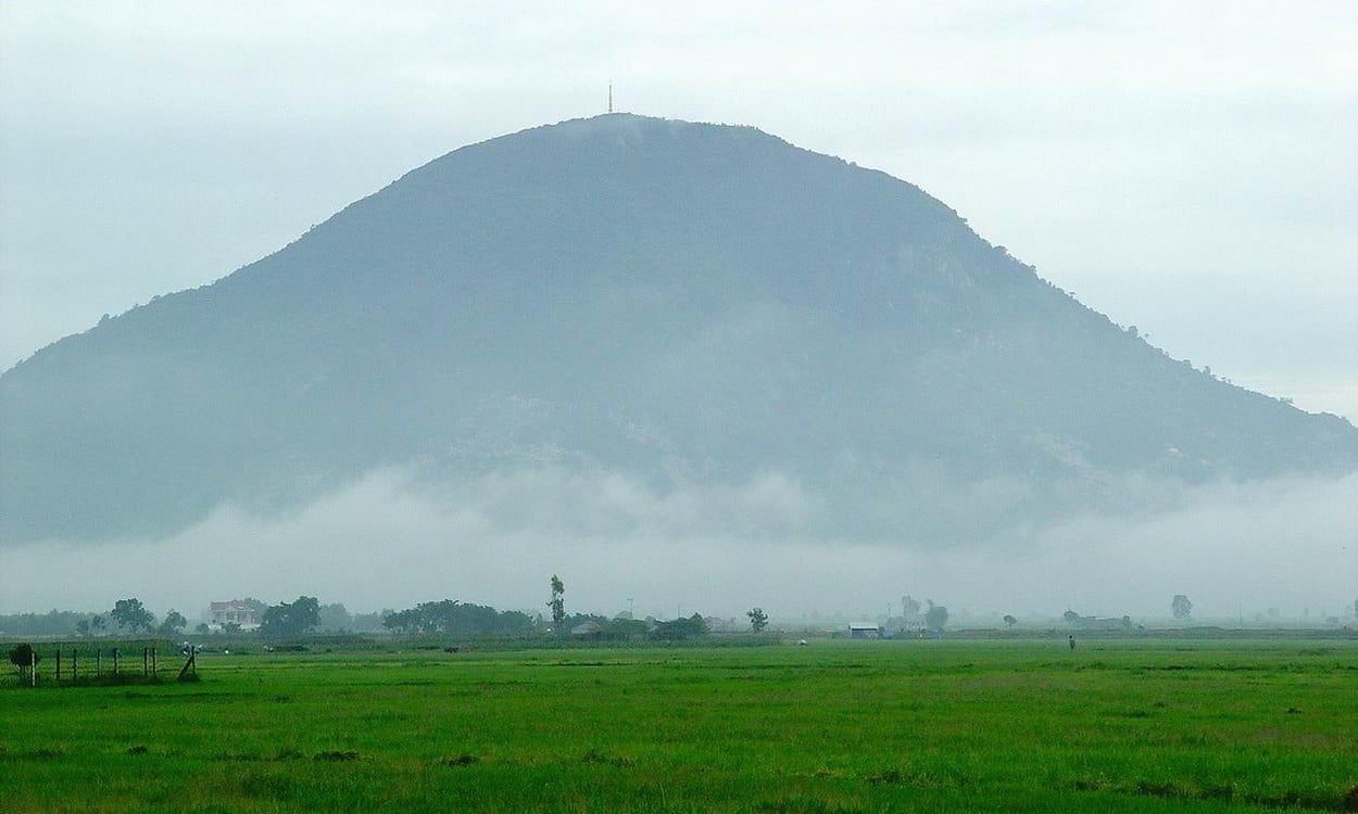 Khám phá vẻ đẹp núi rừng tại du lịch Tây Ninh 2 ngày 1 đêm. 