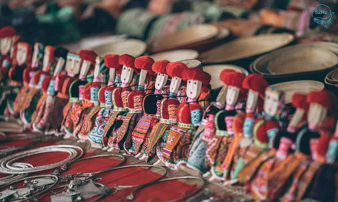 Loại hàng thủ công mỹ nghệ tại chợ Cốc Lếu