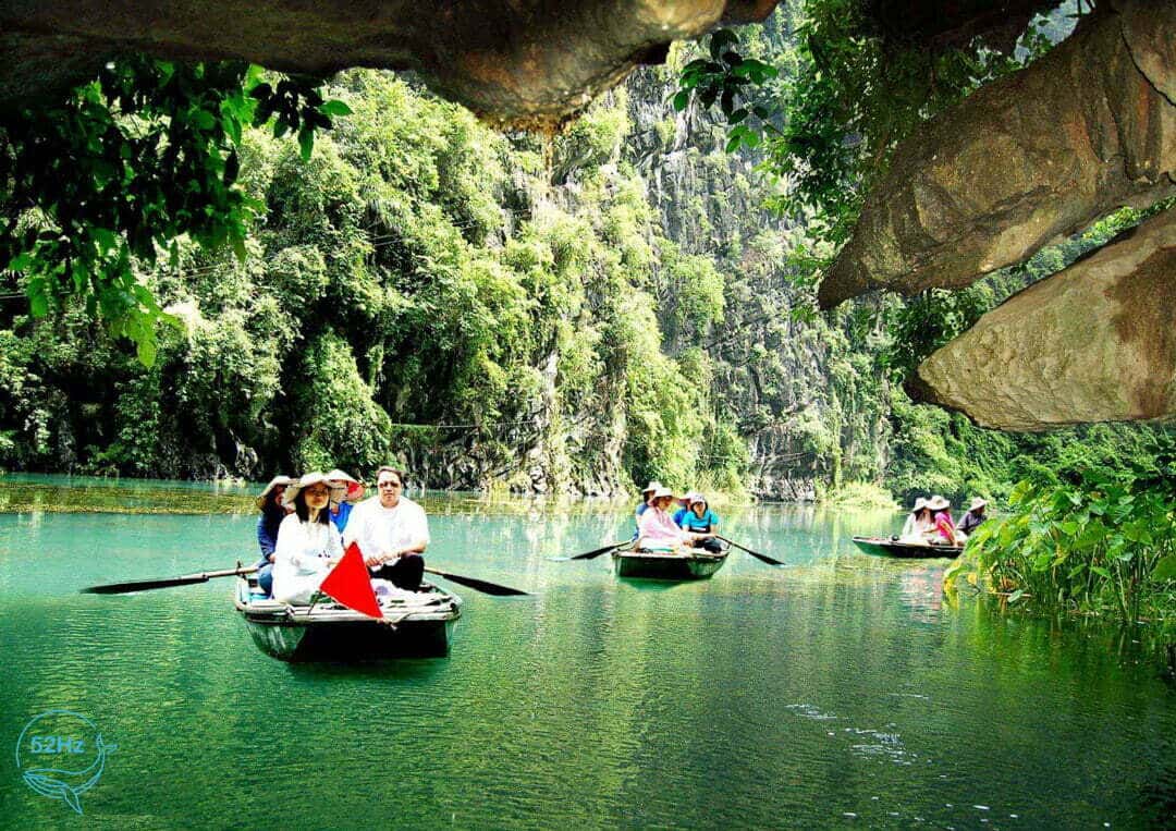 Cách di chuyển đến hang Tiên Bắc Hà bằng thuyền