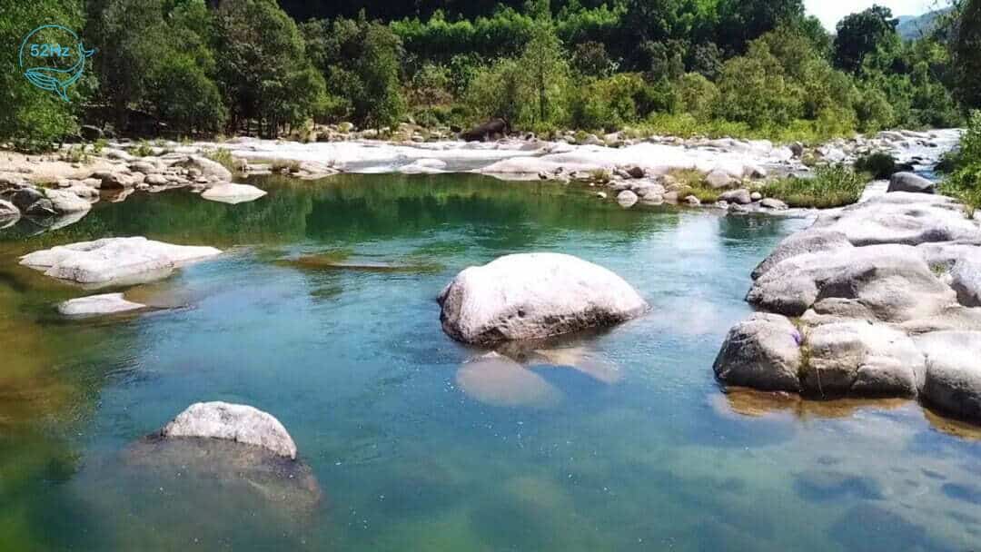 Thời điểm đi suối Đá Giăng đẹp nhất