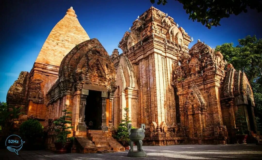 Khám phá tháp bà Ponagar có gì thú vị