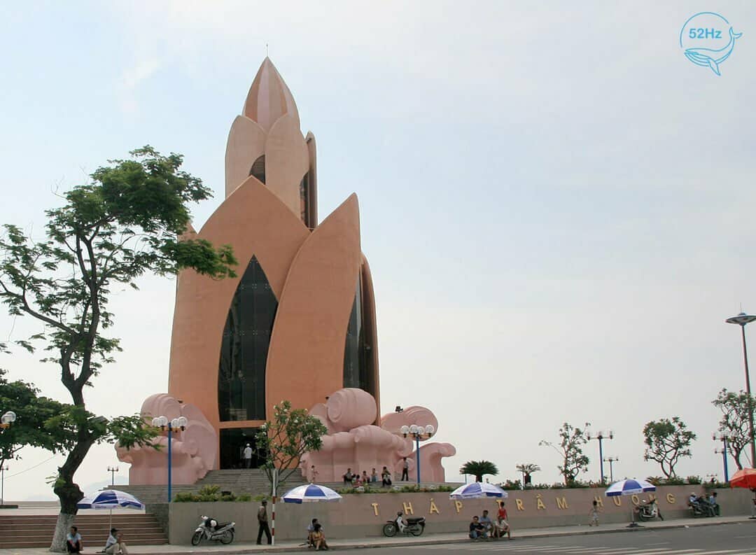 Lịch sử ngọn Tháp Trầm Hương