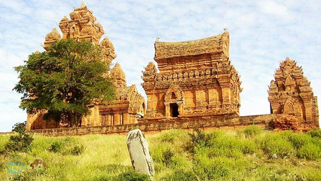 Chùm tháp này thường tổ chức những lễ hội độc đáo