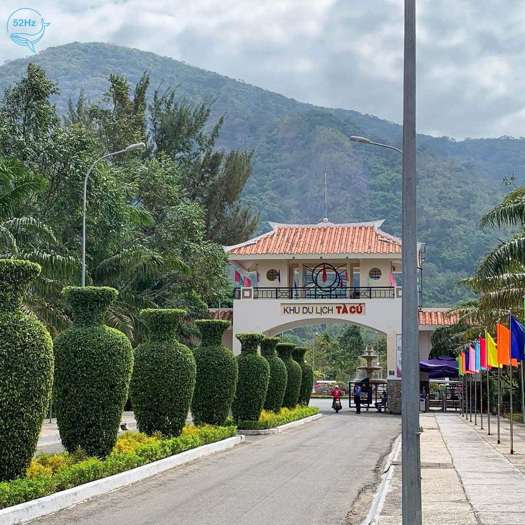 khu du lịch núi Tà Cú ở đâu?
